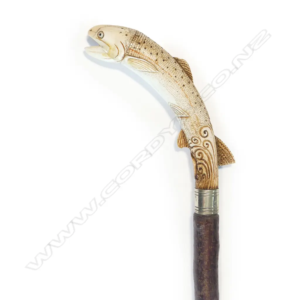 Des Baker carved antler/bone fisherman's pole Image 1++