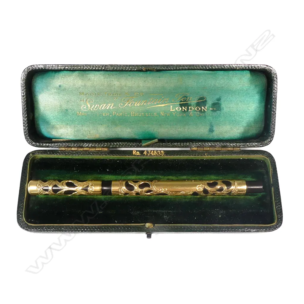 Mabie Todd & Co. "Swann" fountain pen Image 1++