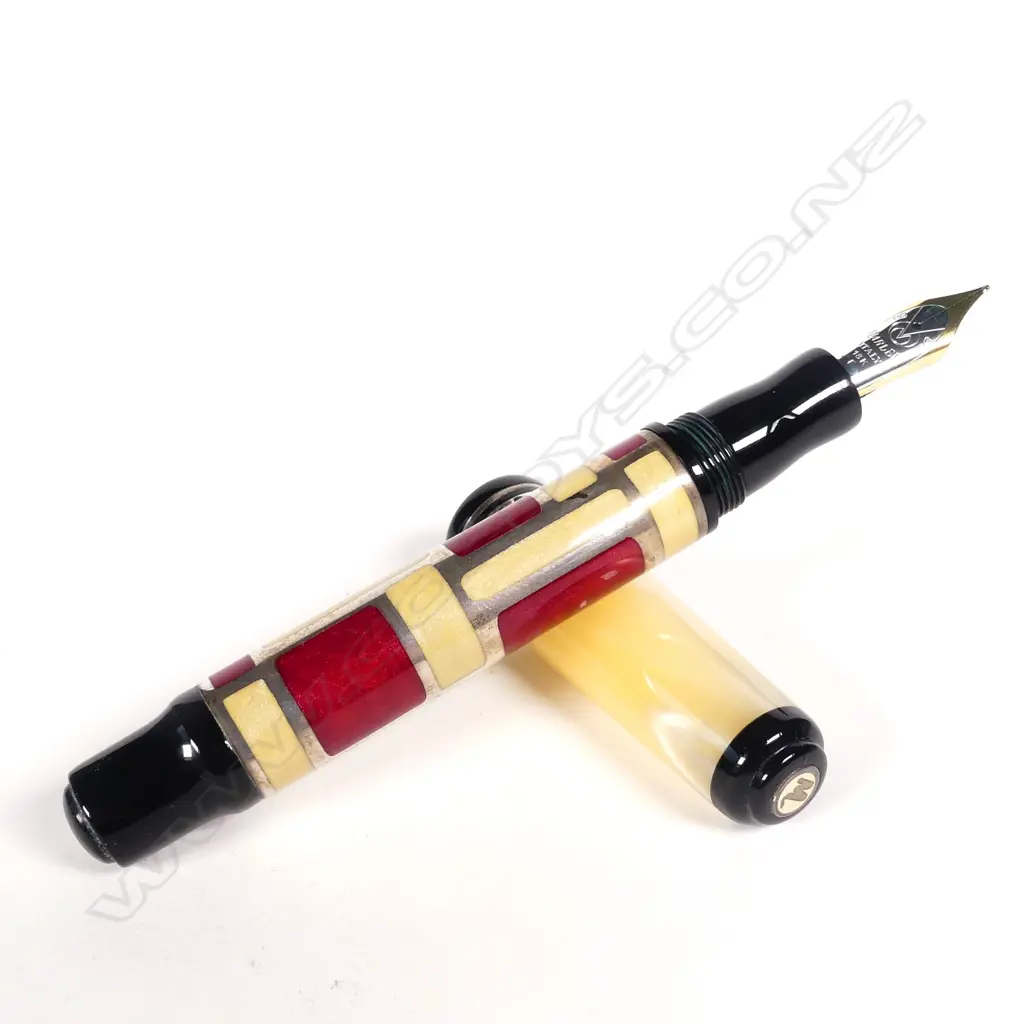 An Italian Marlen 'Forme' fountain pen Image 1++