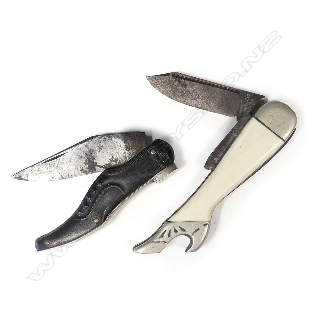 Two vintage novelty pocketknives Image 1++