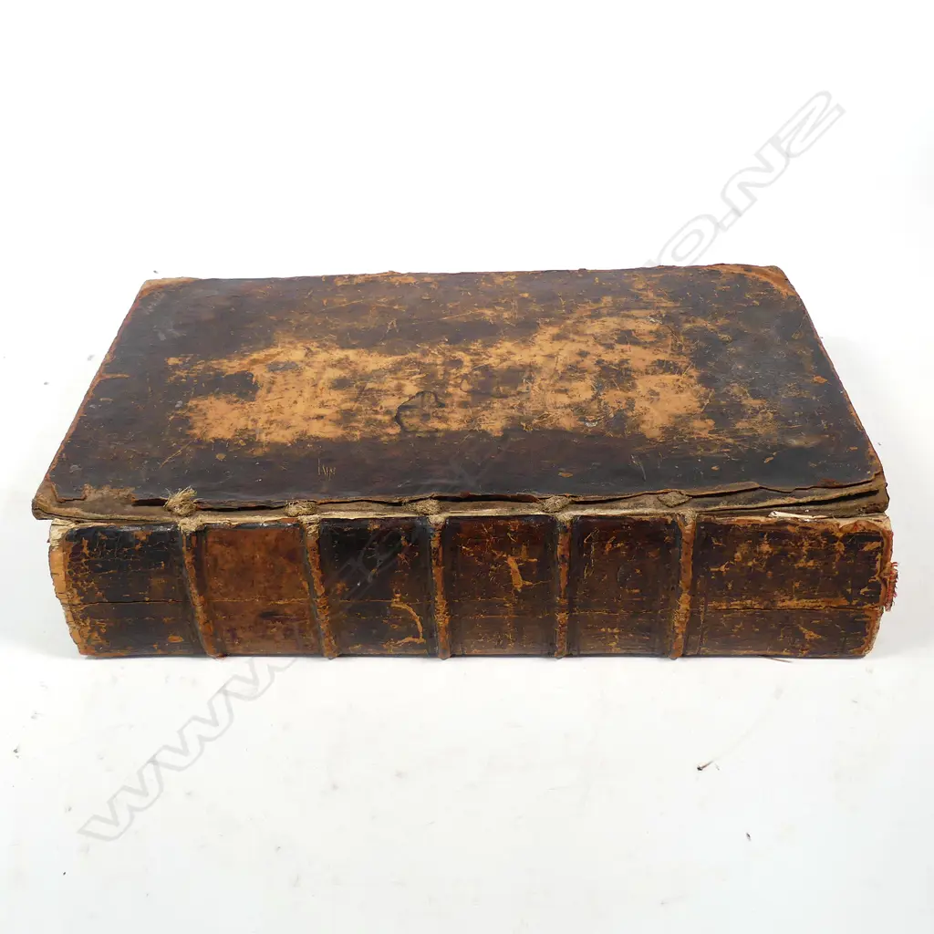An 18thC leather bound bible Image 1++