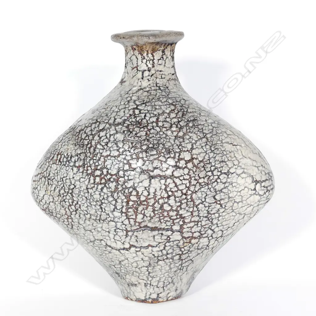 An uncommon Warren Tippet stoneware pottery vase Image 1++