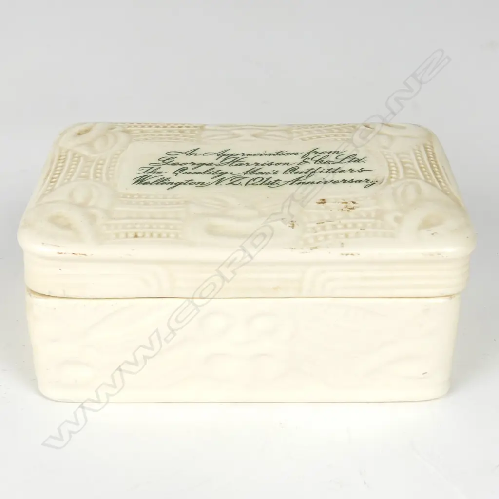 A rare Crown Lynn white glazed Wharetana Maori Art lidded box Image 1++