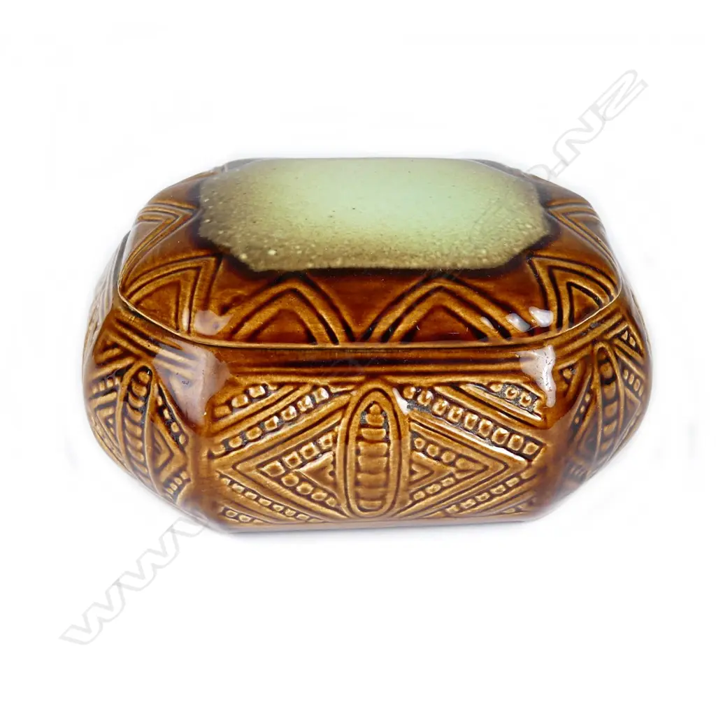 A Crown Lynn Wharetana Maori Art Pottery lidded trinket box Image 1++