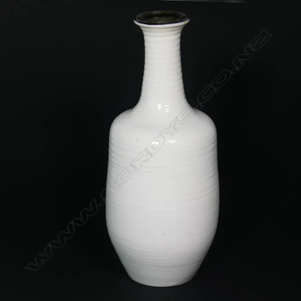 Crown Lynn Daniel Steenstra 'Hand Potted' vase Image 1++
