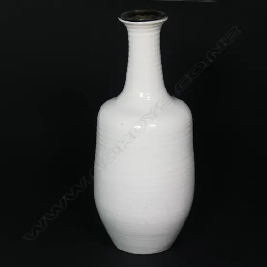 Crown Lynn Daniel Steenstra 'Hand Potted' vase