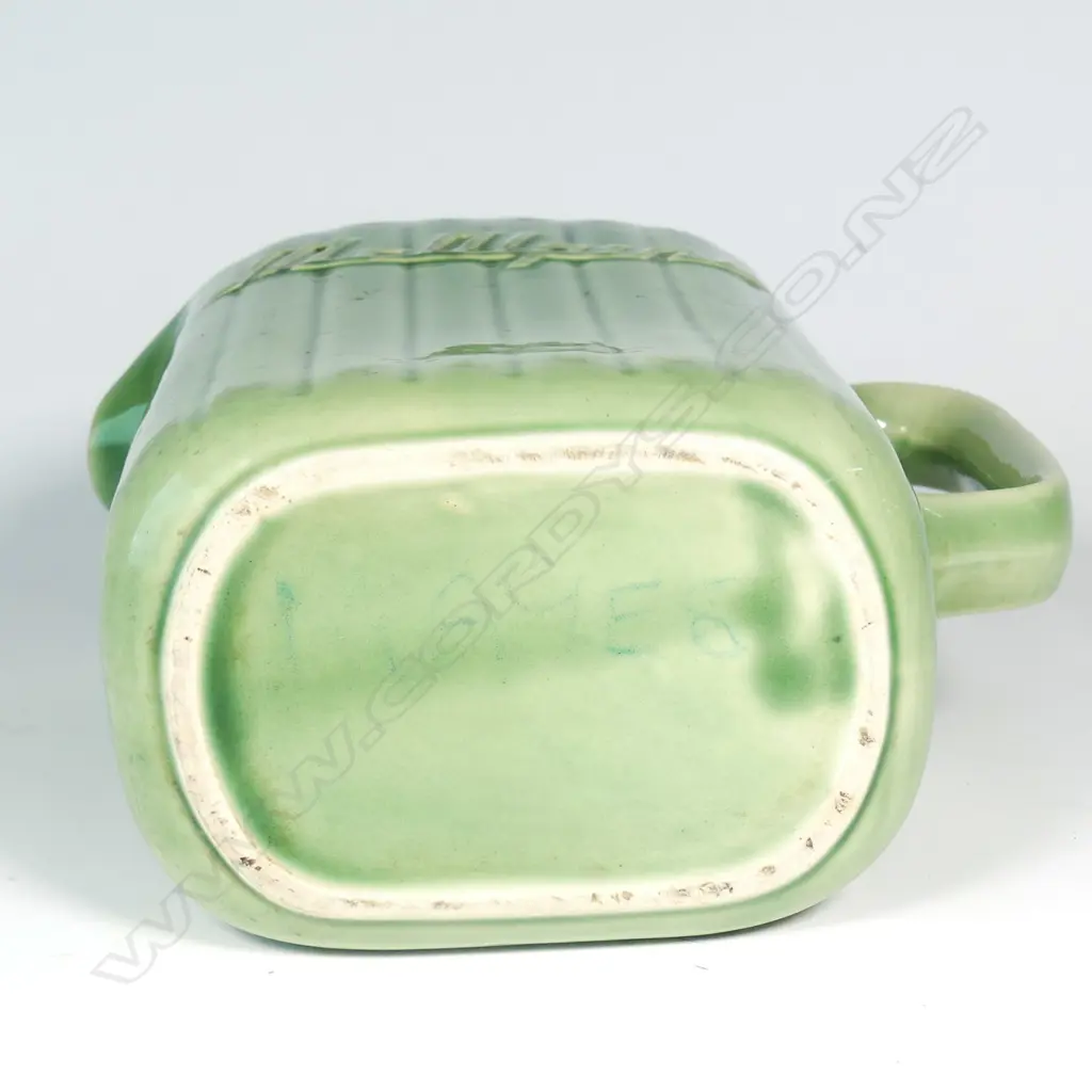 A Crown Lynn green McAlpine refrigerator jug Image 1++