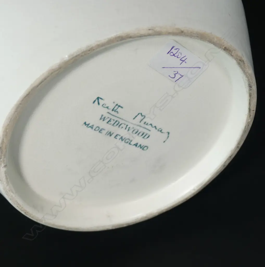 A Keith Murray Design Wedgwood tall shoulder vase Image 1++