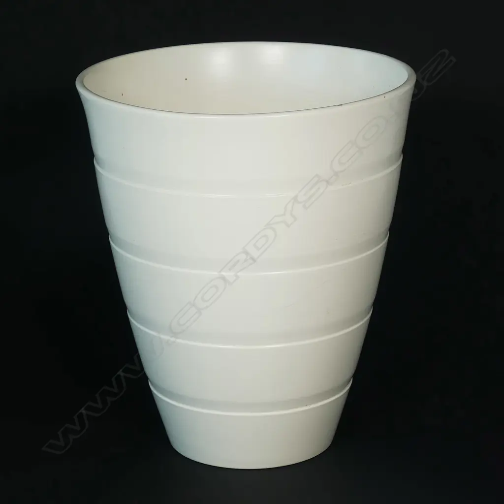 A Keith Murray Wedgwood tall vase Image 1++