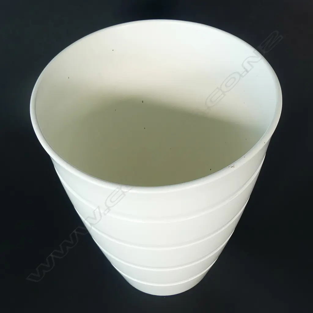 A Keith Murray Wedgwood tall vase Image 1++