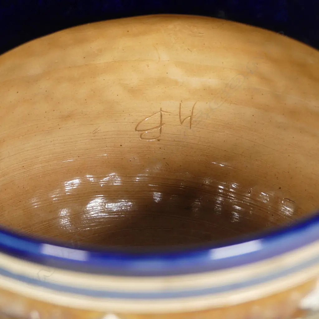 A Royal Doulton stoneware jardinière Image 1++