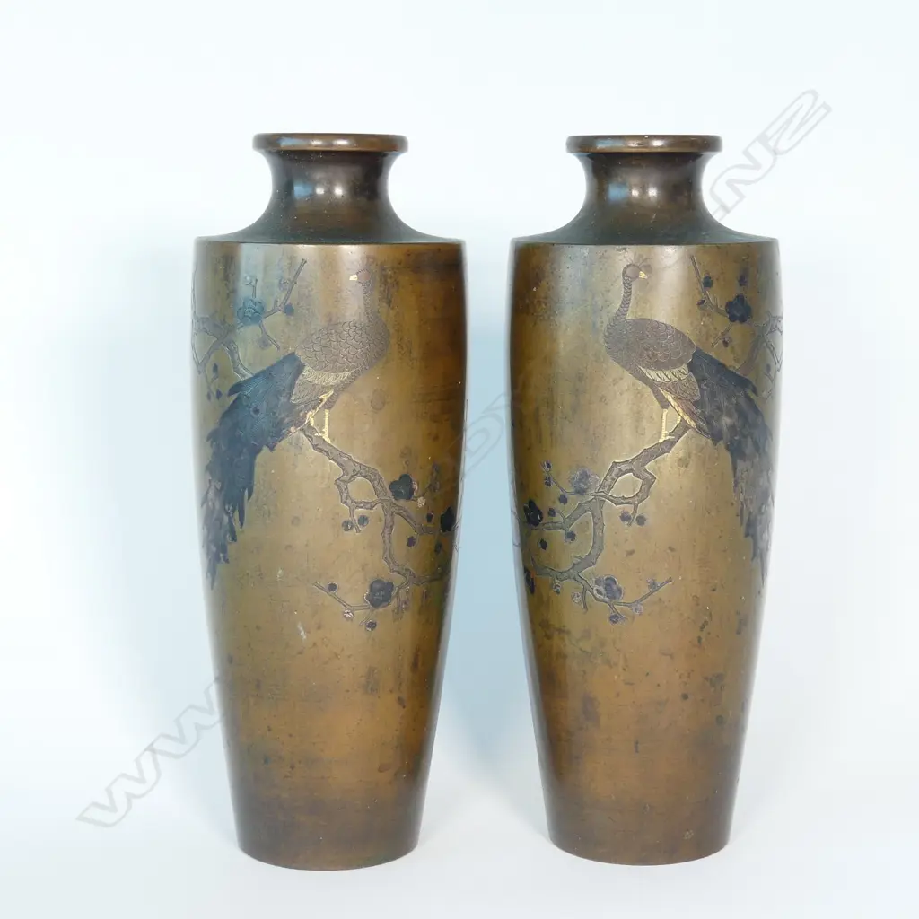 A pair of quality Japanese Meiji bronze vases Image 1++
