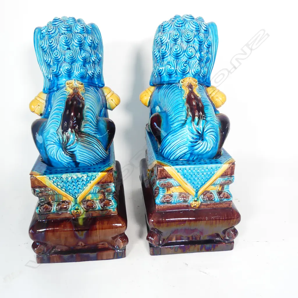 A pair of earthenware Foo dogs Image 1++