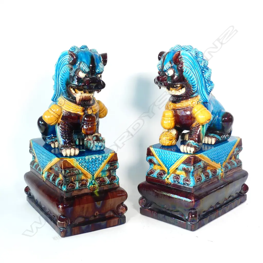 A pair of earthenware Foo dogs Image 1++