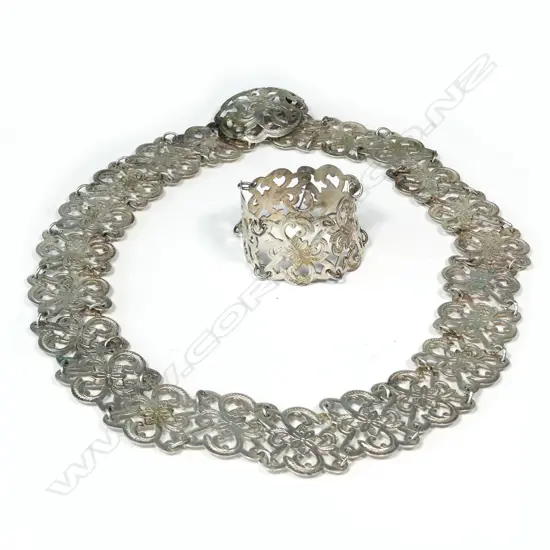 An Edwardian style Chinese silver belt