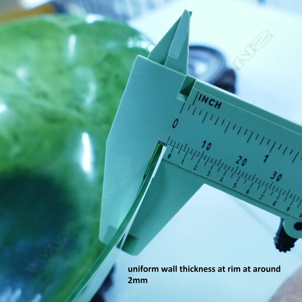 An old fine quality Chinese jade bowl Image 1++