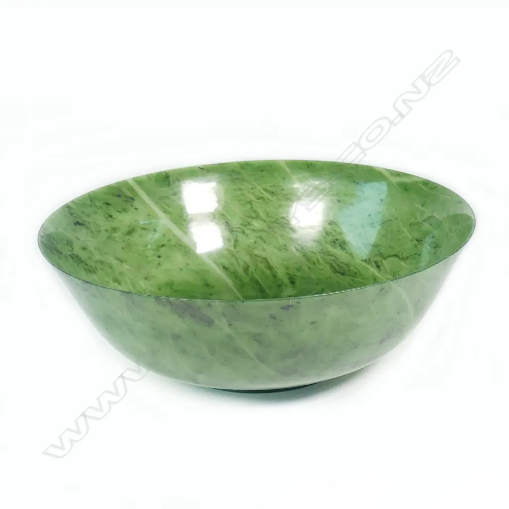 An old fine quality Chinese jade bowl Image 1++