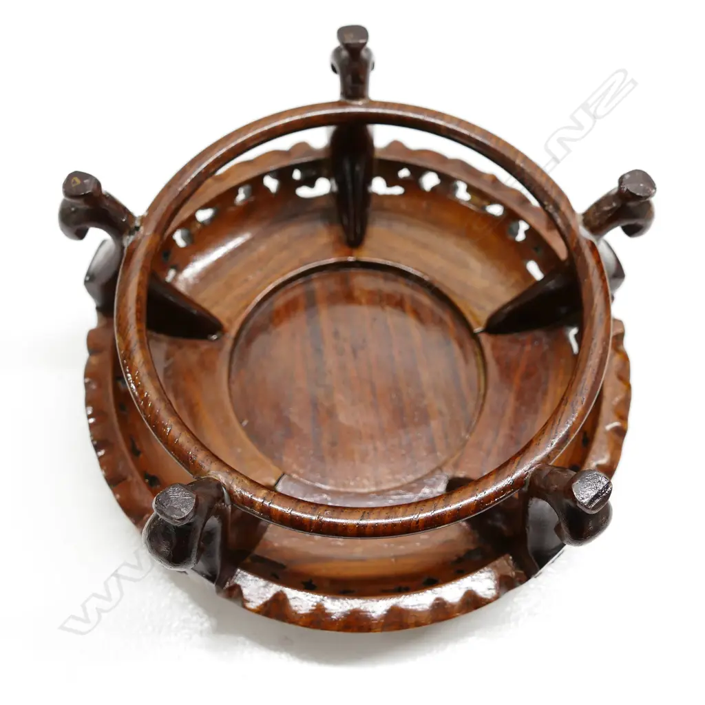 An old fine quality Chinese jade bowl Image 1++