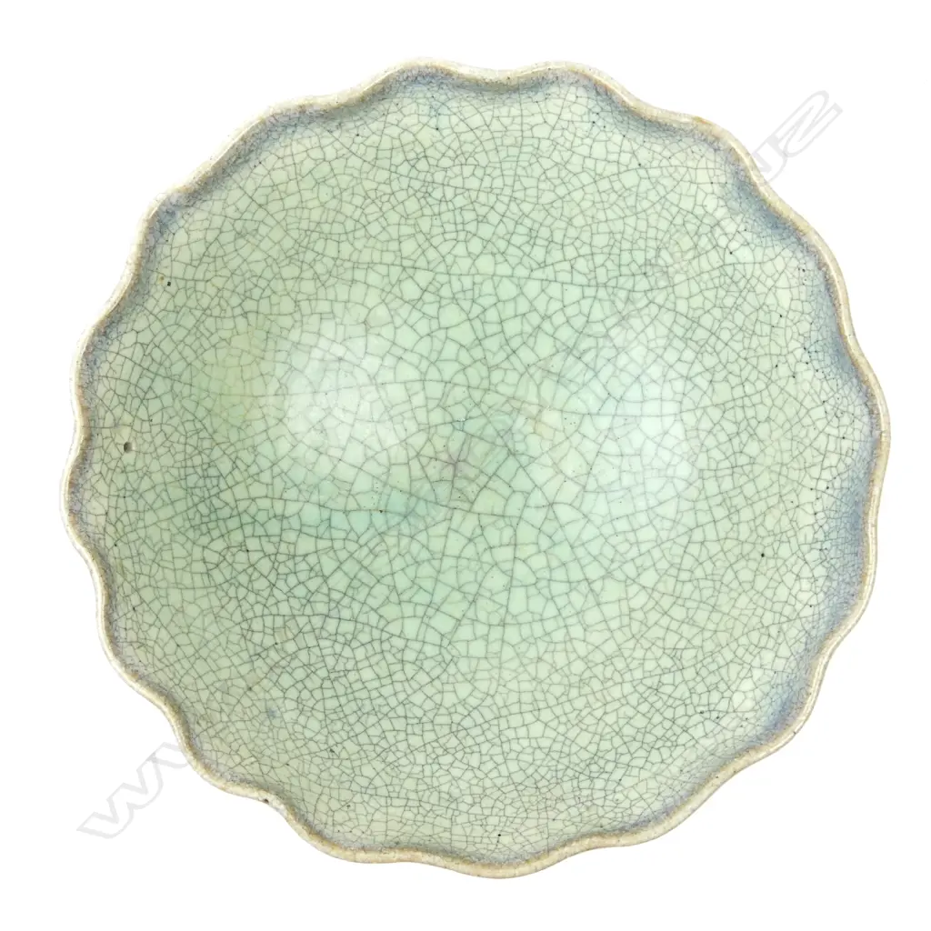 A Chinese crackle celadon glazed bowl Image 1++