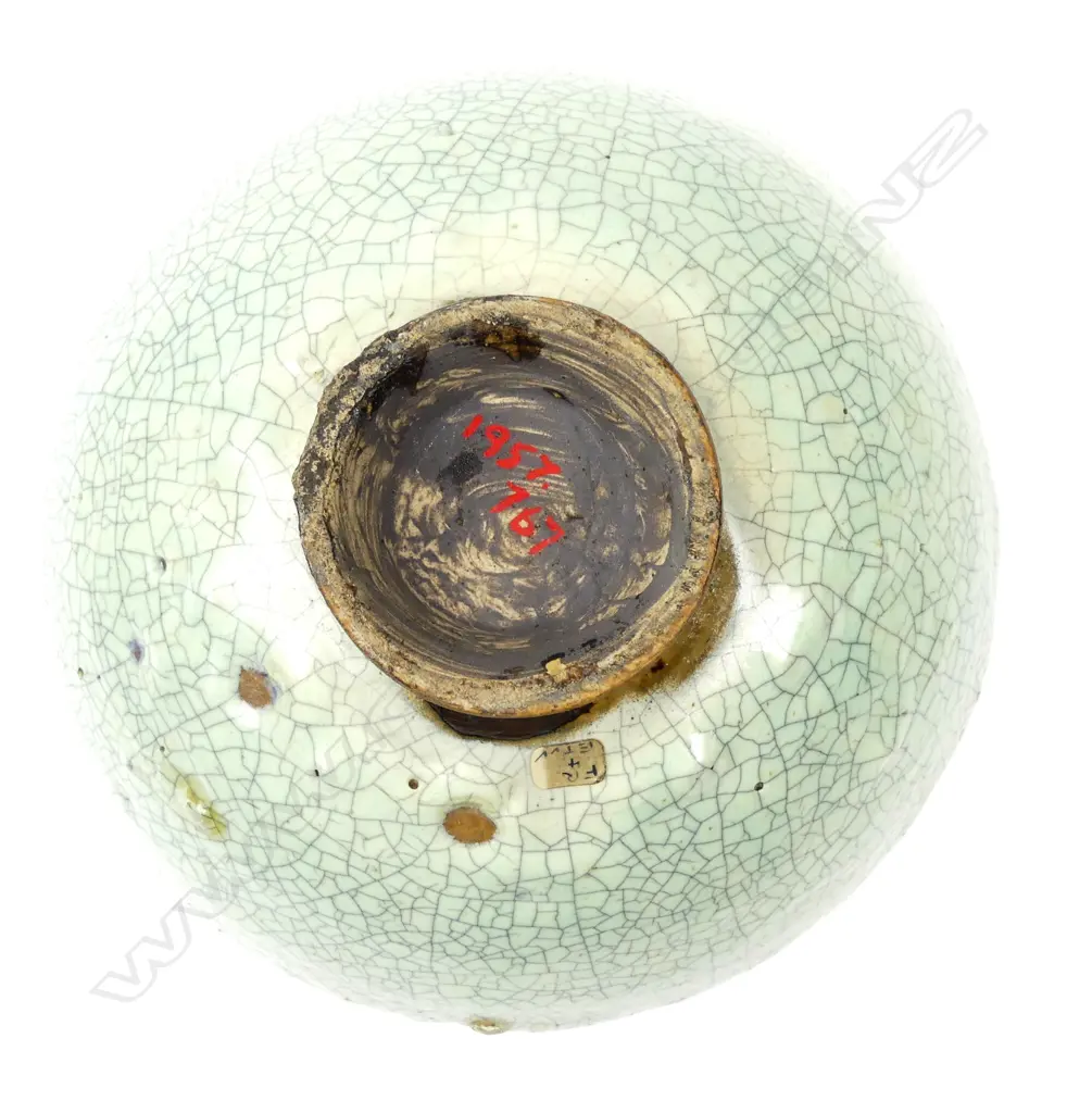 A Chinese crackle celadon glazed bowl Image 1++