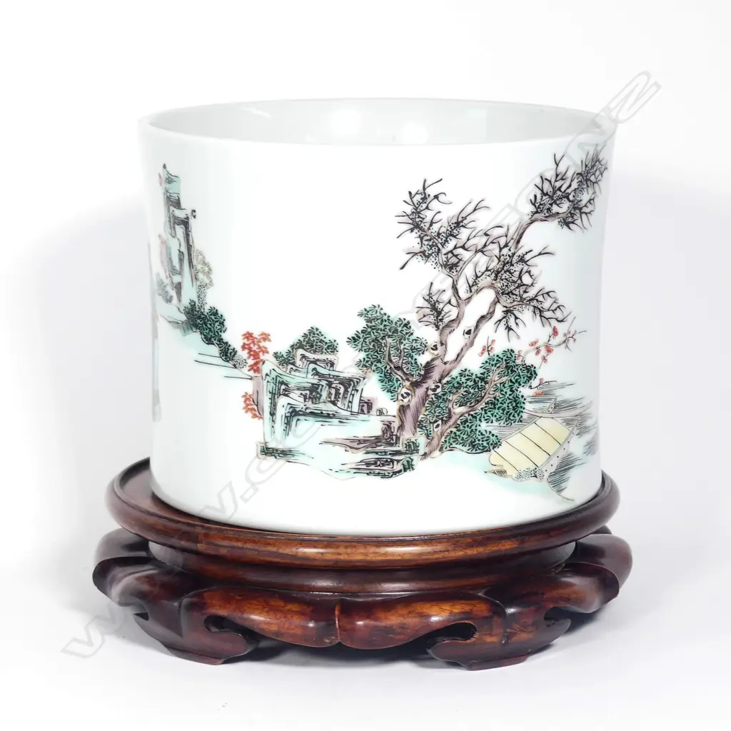 A Chinese Qing dynasty ‘famille verte’ brush pot on hardwood stand Image 1++