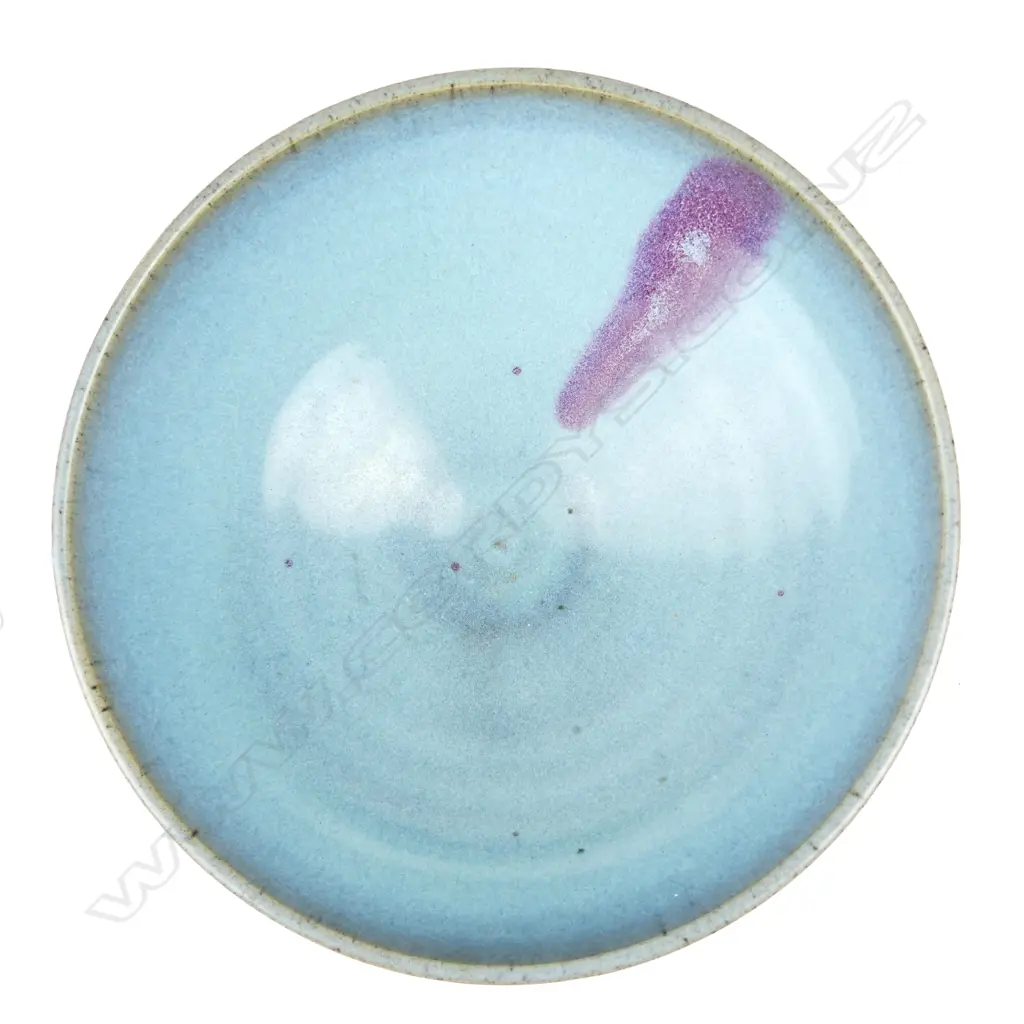 A Chinese Junyao glazed bowl Image 1++
