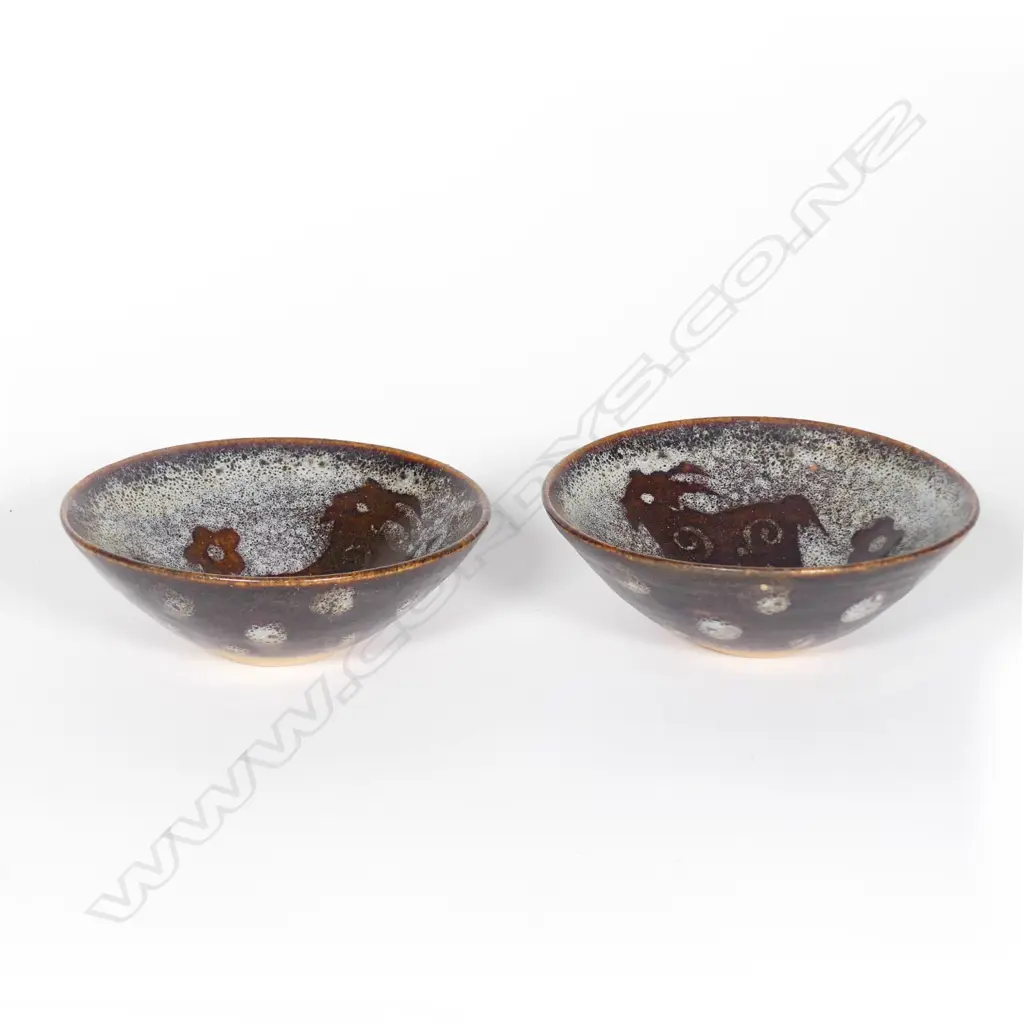 A pair of Chinese Song-style bowls Image 1++