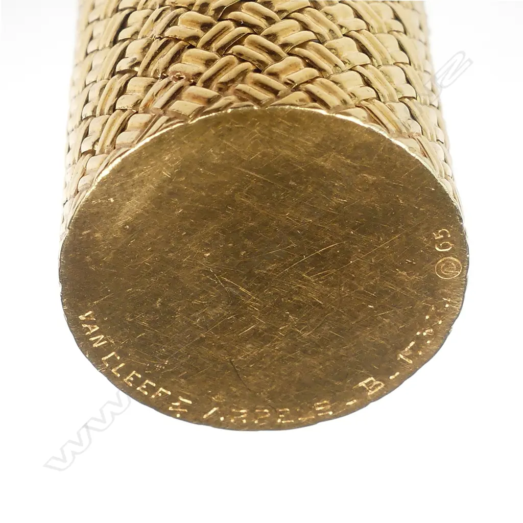 A Van Cleef & Arpels 1960's 18ct gold perfume bottle case Image 1++