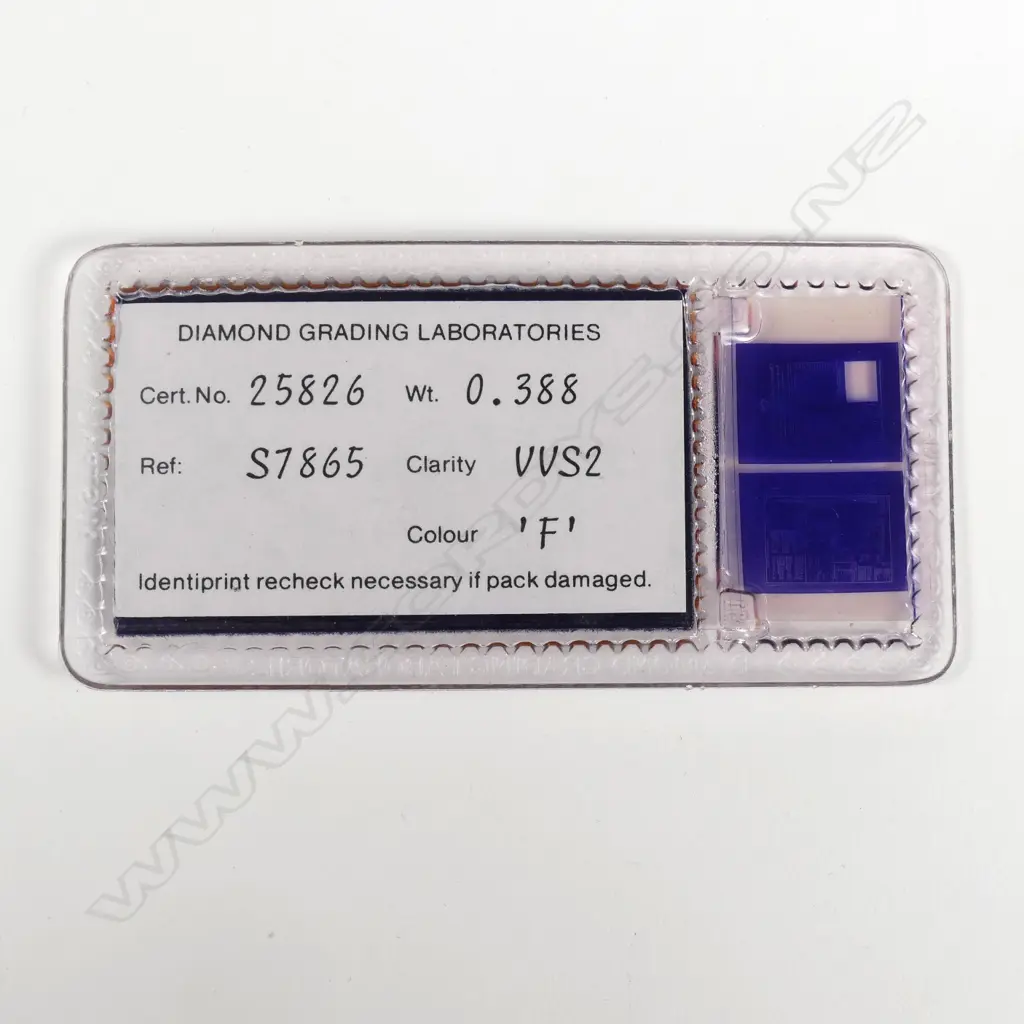 A 0.38ct round brilliant cut diamond Image 1++