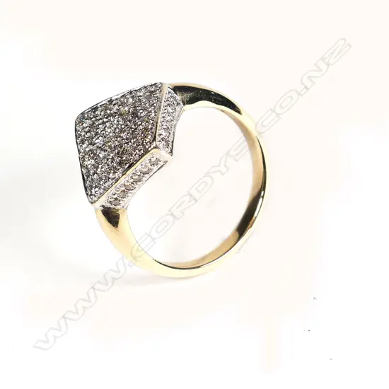 A 9ct gold and diamond ring