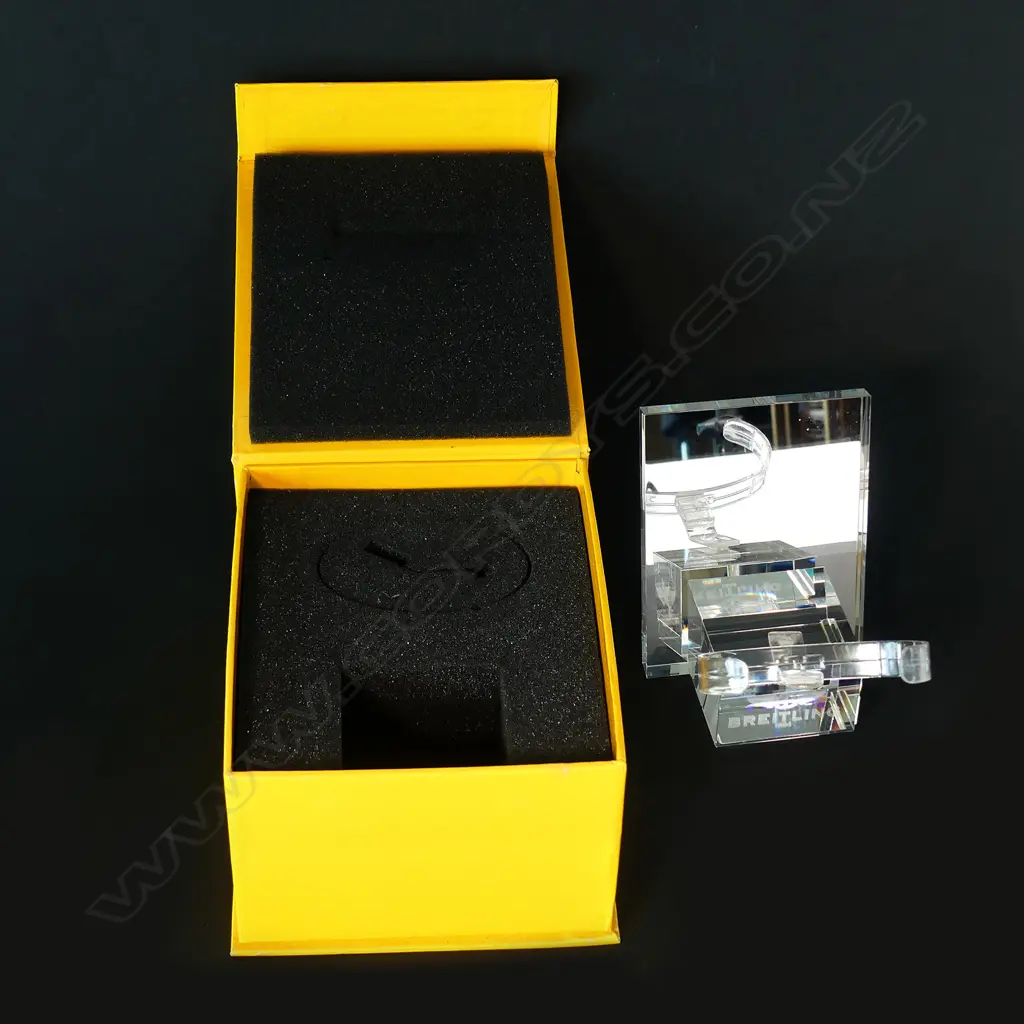 BREITLING 'FINE CRYSTAL MIRROR STAND' BOXED Image 1++