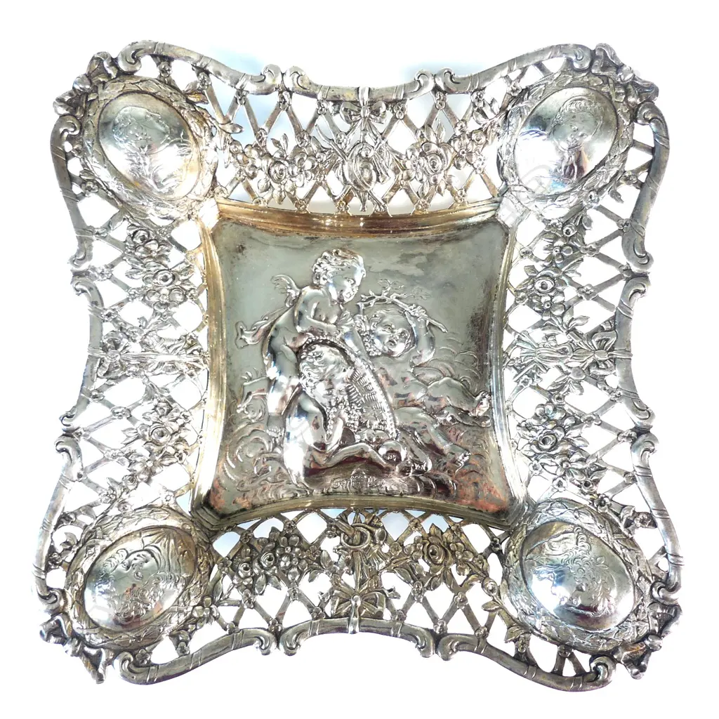 A 19thC Hanau German silver fancy table dish Image 1++