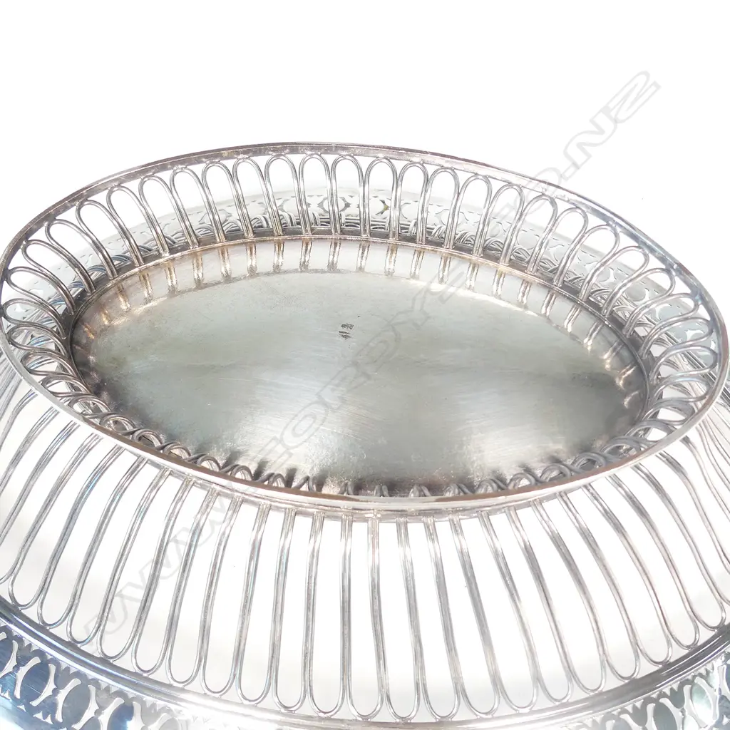 A quality George III Old Sheffield Plate basket Image 1++