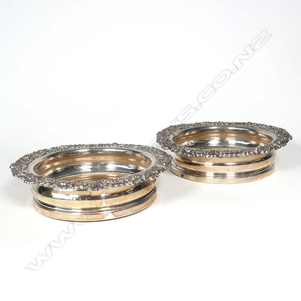 A pair of Old Sheffield Plate decanter coasters Image 1++