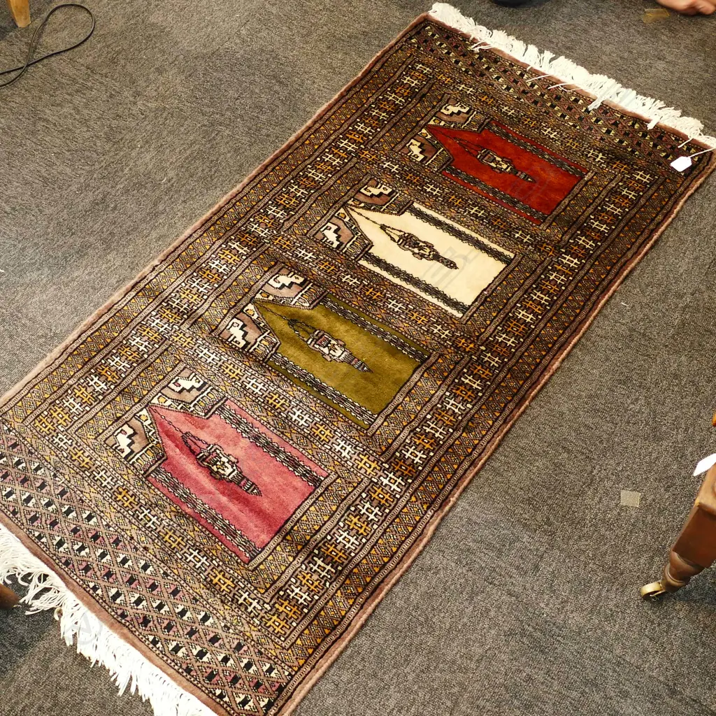 A fine Bukhara rug Image 1++