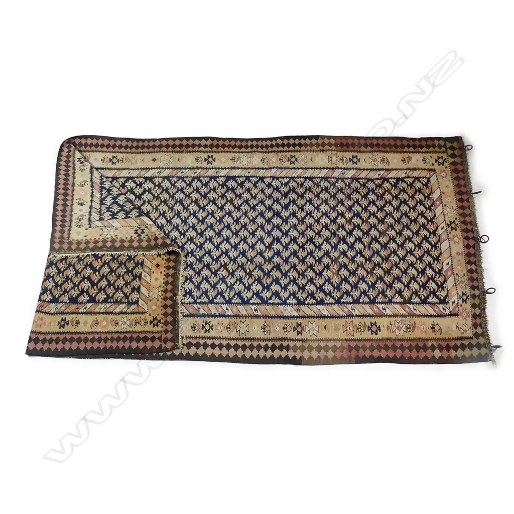 An antique kilim Image 1++