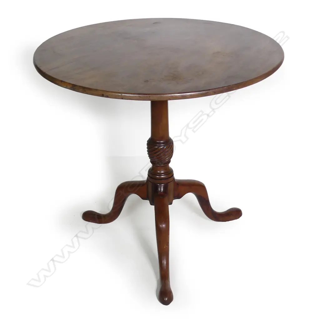 A Georgian mahogany tilt top wine table Image 1++