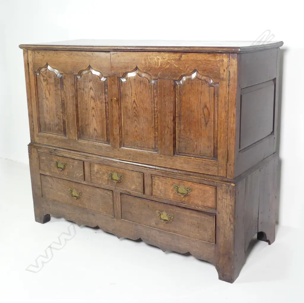 A Georgian oak livery cupboard Image 1++