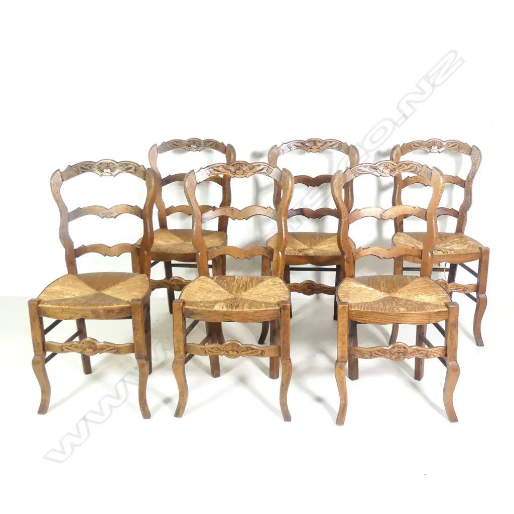 Six oak rush seated dining chairs Image 1++