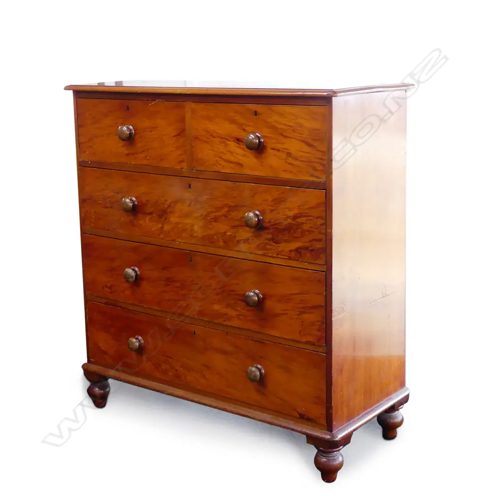 A colonial kauri five drawer chest Image 1++