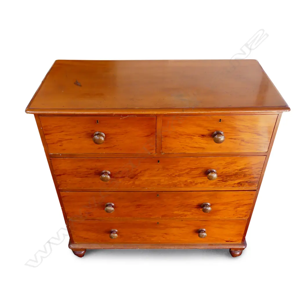 A colonial kauri five drawer chest Image 1++