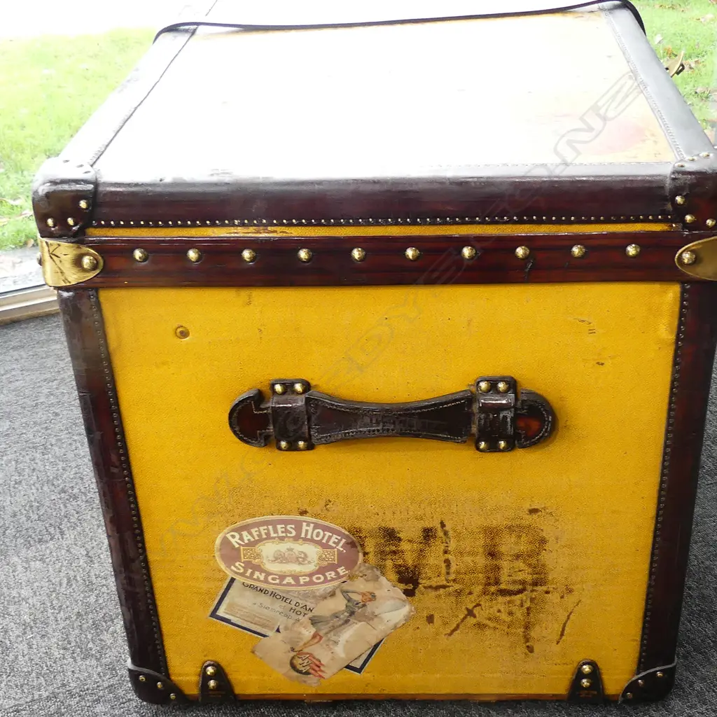 An early 1900s Louis Vuitton steamer trunk Image 1++
