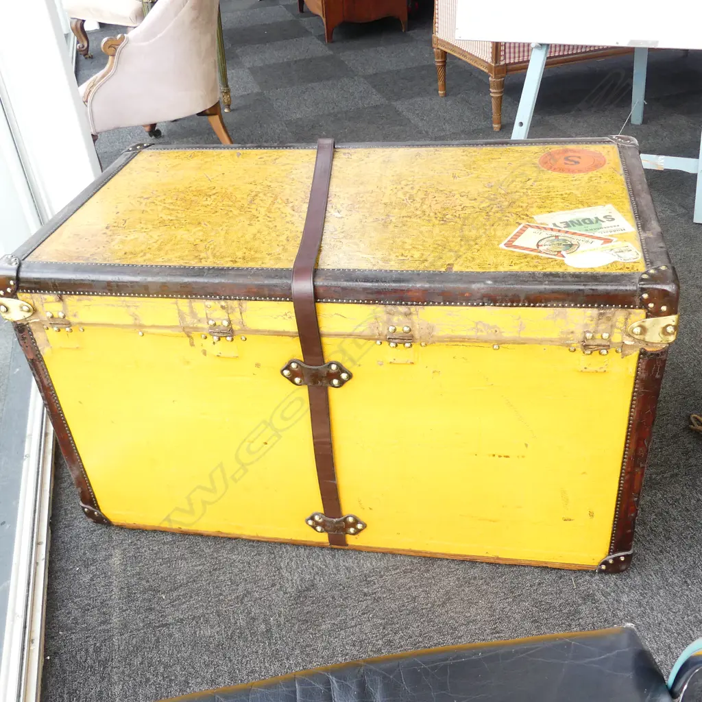An early 1900s Louis Vuitton steamer trunk Image 1++