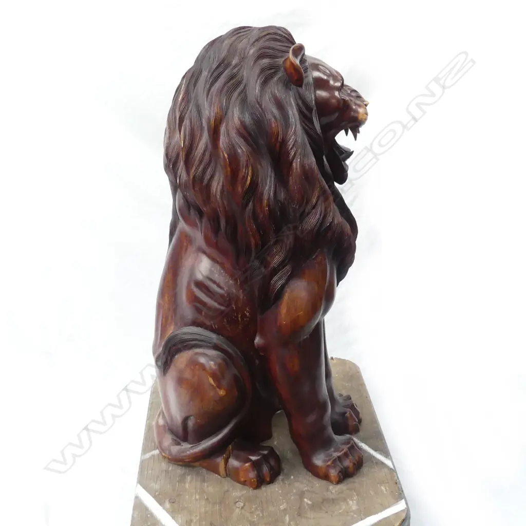 An impressive carved wooden lion Image 1++
