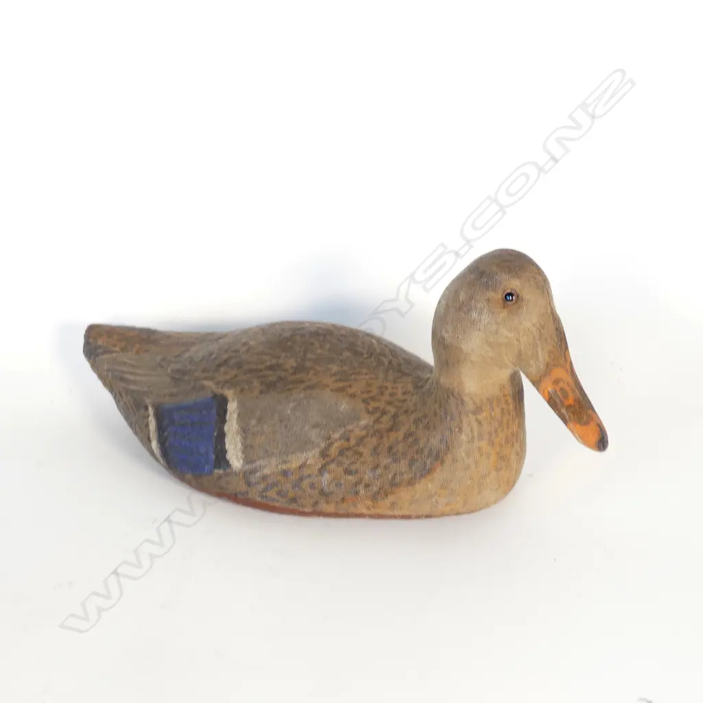 An early 20thC uncommon canvas filled hen duck decoy Image 1++