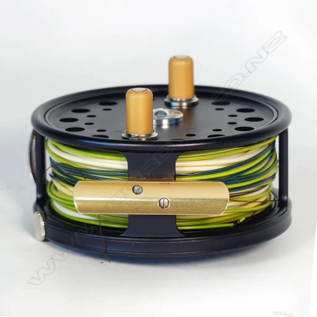 A quality limited edition re-run Hardy 4¼" St George Hotspur fishing reel Image 1++