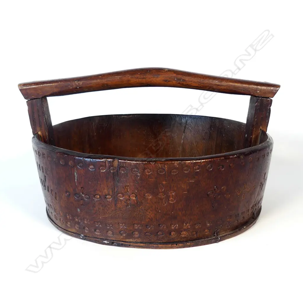 An uncommon vintage Pitcairn Island miro wood basket Image 1++