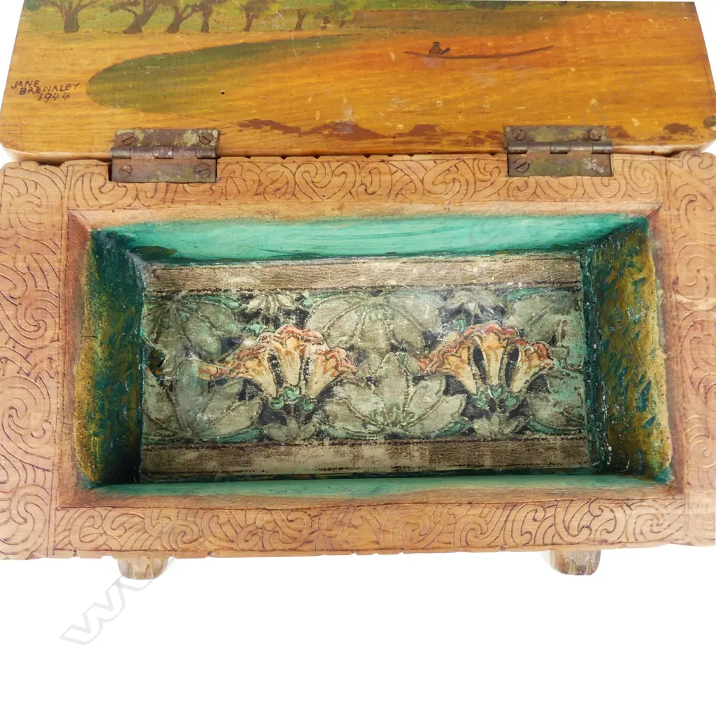 A Jane Brenkley Maori decorated box Image 1++