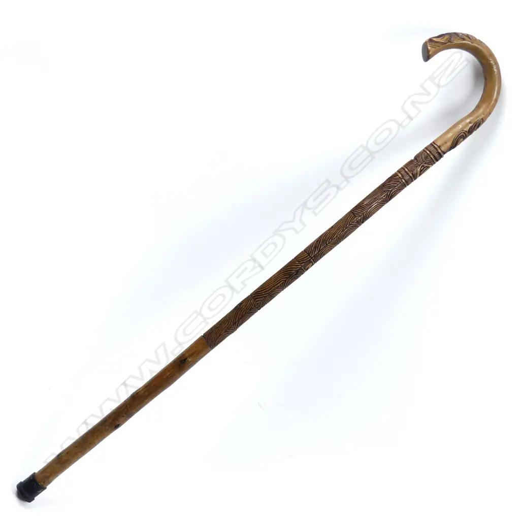 An early/mid-20thC Maori carved walking stick Image 1++