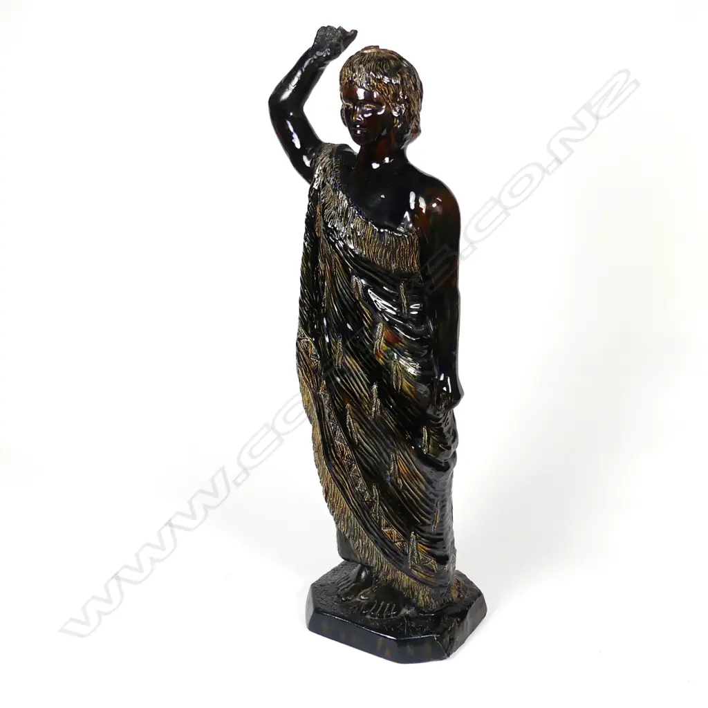 A rare Peter Hutson & Co. large sculpted pottery figure of a Maori wahine Image 1++